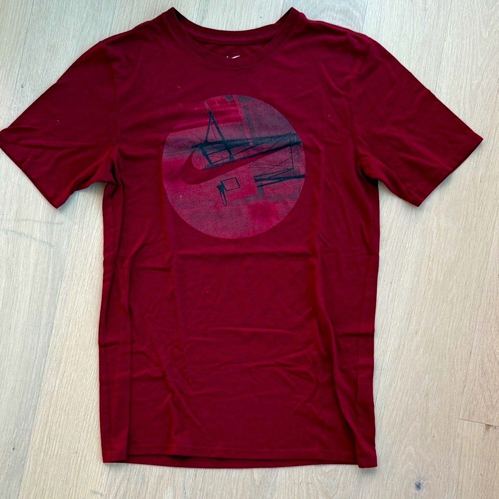 Nike Men's Burgundy Graphic Tee